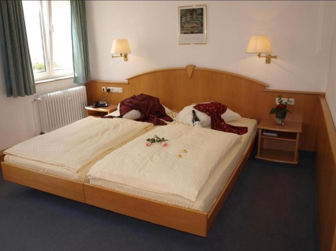 Hotel Gasthof Baeren Вайнгартен Екстериор снимка