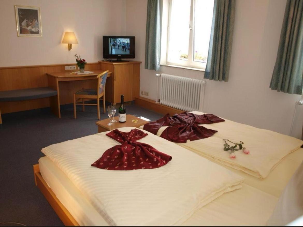 Hotel Gasthof Baeren Вайнгартен Екстериор снимка