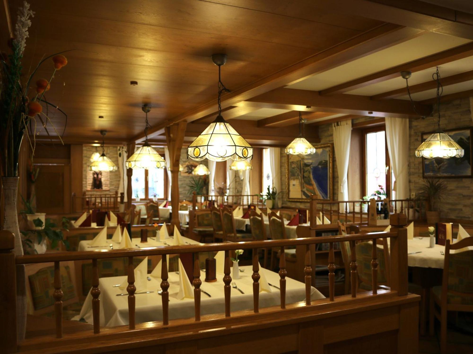 Hotel Gasthof Baeren Вайнгартен Екстериор снимка